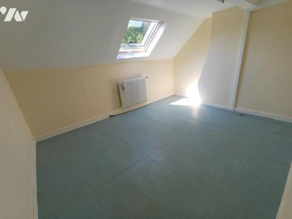 STE-ANNE : AMIENOISE  81 M2 AVEC CAVE COUR