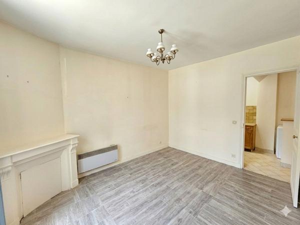 PUTEAUX CENTRE : Appartement 2 pièces de 35 m² avec cave