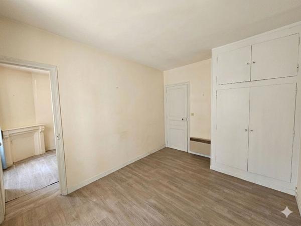 PUTEAUX CENTRE : Appartement 2 pièces de 35 m² avec cave