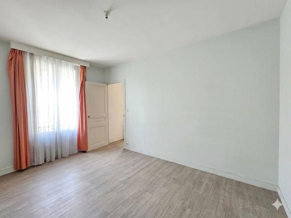 PUTEAUX CENTRE : Appartement 2 pièces de 35 m² avec cave