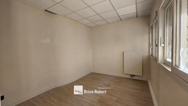 Bureaux à louer Lyon 6ème proche Part Dieu lumineux dans immeuble tertiaire