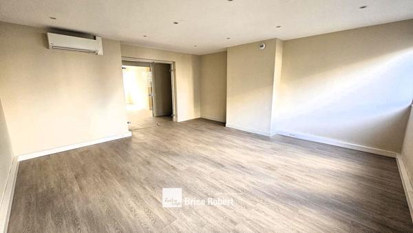 Bureaux à louer Lyon 6ème proche Part Dieu lumineux dans immeuble tertiaire