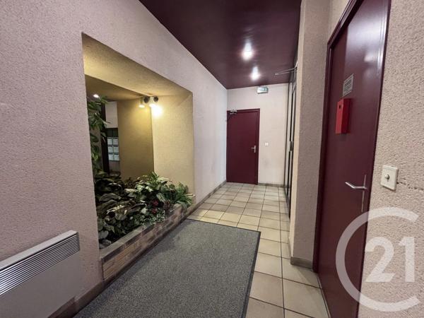 Appartement F2 à vendre  2 pièces - 39,98 m 2   SENS  - 89