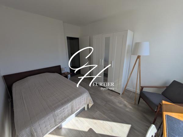 SAINT EGREVE - APPARTEMENT T3 MEUBLE - TRAVERSANT