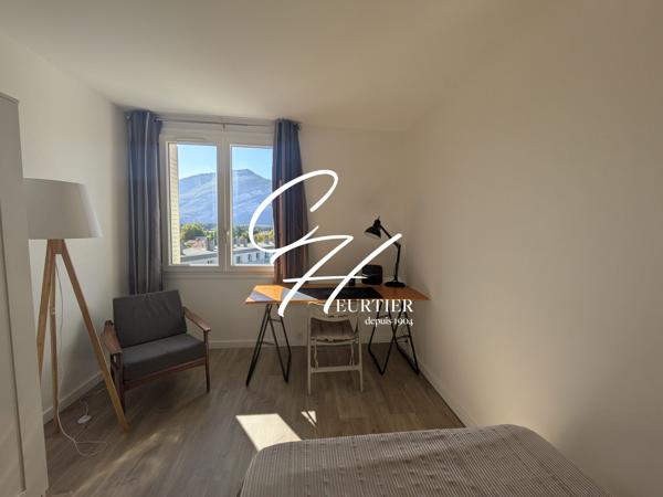 SAINT EGREVE - APPARTEMENT T3 MEUBLE - TRAVERSANT