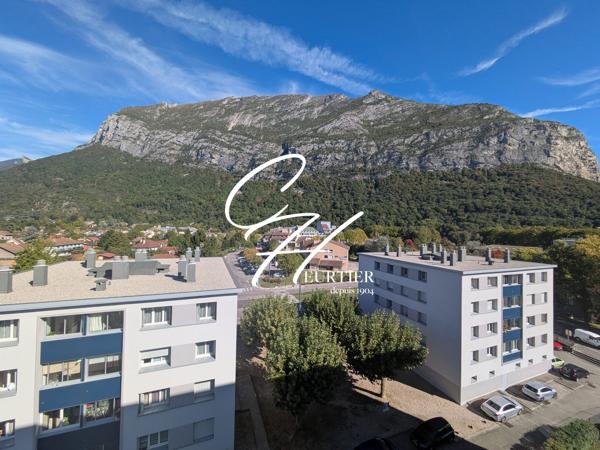 SAINT EGREVE - APPARTEMENT T3 MEUBLE - TRAVERSANT