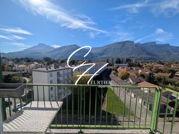 SAINT EGREVE - APPARTEMENT T3 MEUBLE - TRAVERSANT