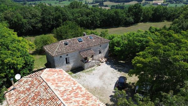 Lauzerte (82110) TARN ET GARONNE Lauzerte Maison en pierre avec 2 gites, piscine et 4 hectares