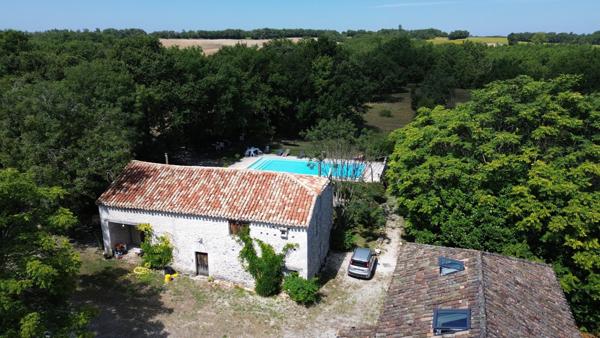 Lauzerte (82110) TARN ET GARONNE Lauzerte Maison en pierre avec 2 gites, piscine et 4 hectares