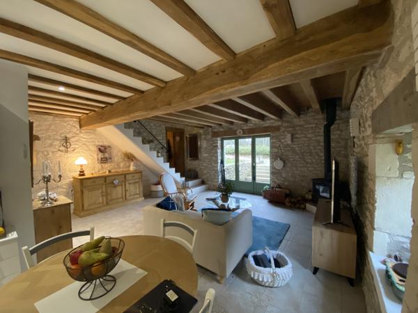 Lauzerte (82110) TARN ET GARONNE Lauzerte Maison en pierre avec 2 gites, piscine et 4 hectares