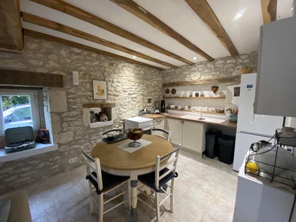 Lauzerte (82110) TARN ET GARONNE Lauzerte Maison en pierre avec 2 gites, piscine et 4 hectares