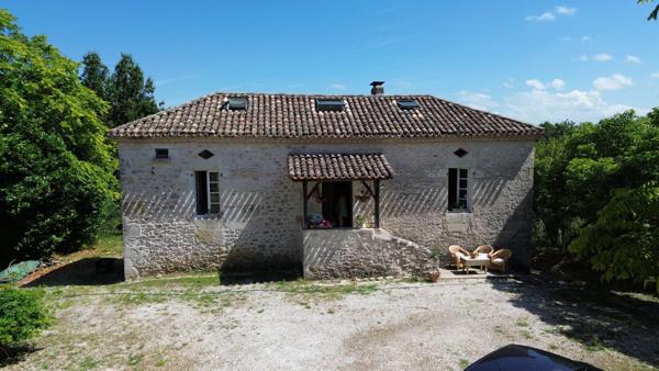 Lauzerte (82110) TARN ET GARONNE Lauzerte Maison en pierre avec 2 gites, piscine et 4 hectares