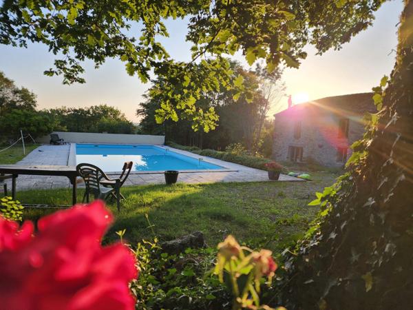 Lauzerte (82110) TARN ET GARONNE Lauzerte Maison en pierre avec 2 gites, piscine et 4 hectares