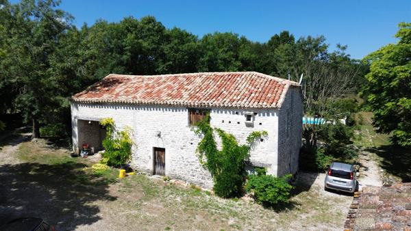 Lauzerte (82110) TARN ET GARONNE Lauzerte Maison en pierre avec 2 gites, piscine et 4 hectares