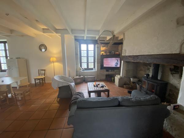 Lauzerte (82110) TARN ET GARONNE Lauzerte Maison en pierre avec 2 gites, piscine et 4 hectares