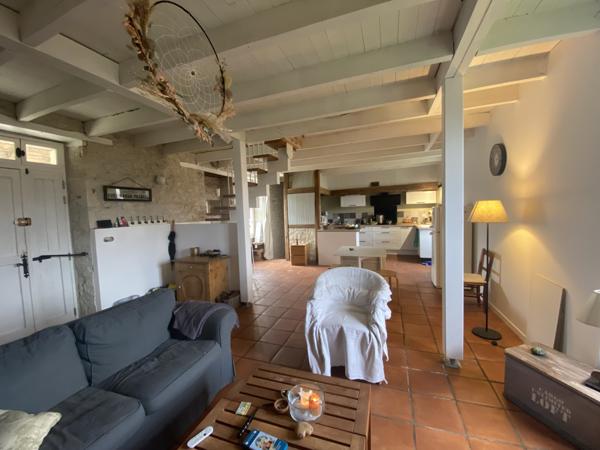 Lauzerte (82110) TARN ET GARONNE Lauzerte Maison en pierre avec 2 gites, piscine et 4 hectares