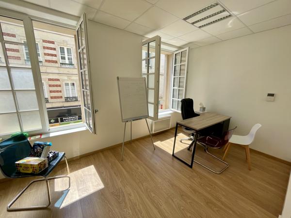 A VENDRE - BUREAUX 72 M2 - HYPER CENTRE DE COMPIEGNE