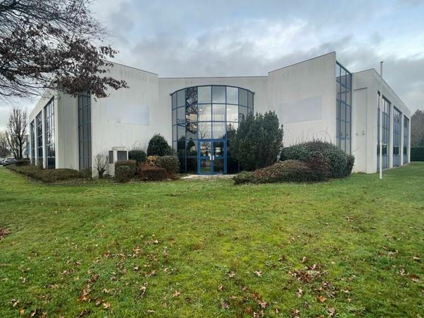 MONTIVILLIERS – À VENDRE - IMMEUBLE DE BUREAUX 1 260 m² + 41 PLACES DE PARKING