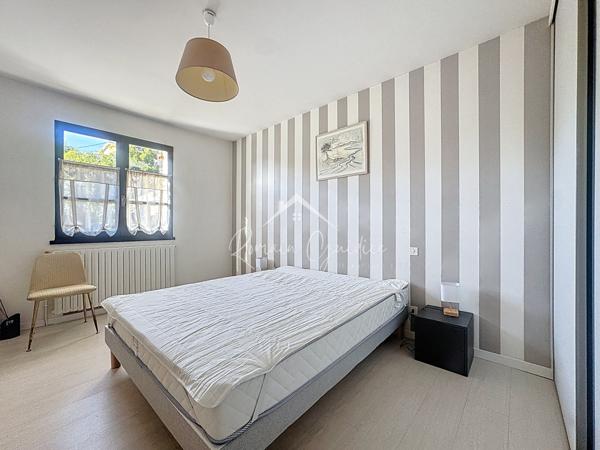 Millau (12100) MAISON F5 106 M2 AVEC PISCINE SUR TERRAIN DE 722 M2