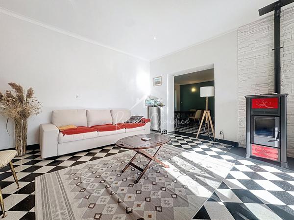 Millau (12100) MAISON F5 106 M2 AVEC PISCINE SUR TERRAIN DE 722 M2