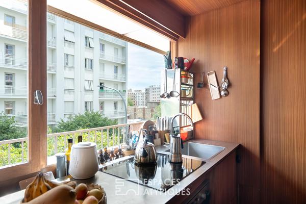 Appartement seventies avec balcon