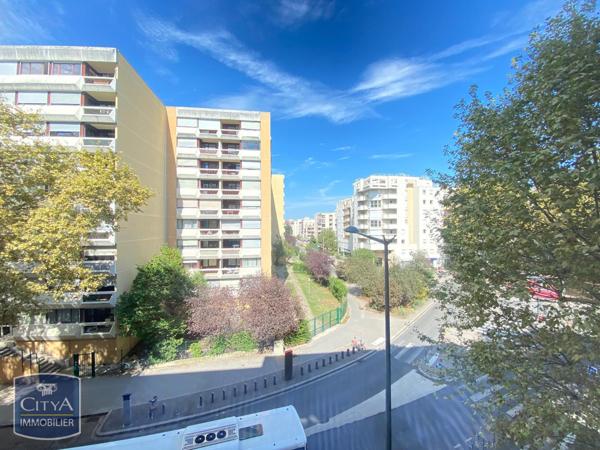 Appartement à louer 4 pièces 83.8m²