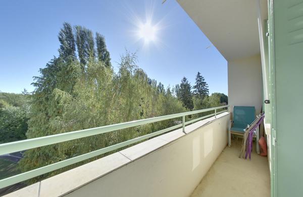 Ascenseur, Balcon et Verdure