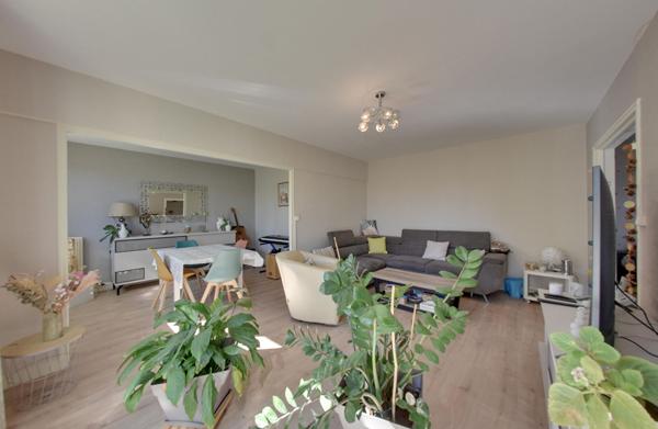Ascenseur, Balcon et Verdure