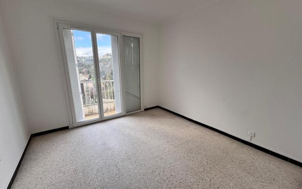 Appartement à louer    3 pièces •  Nice