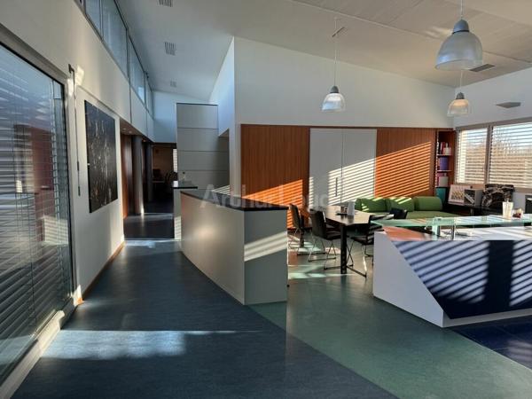 BUREAUX à VENDRE de 483 m²