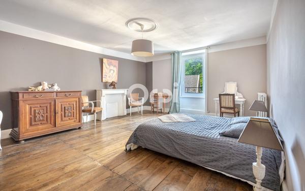 Maison à vendre    5 pièces • 179,51 m2 Séreilhac