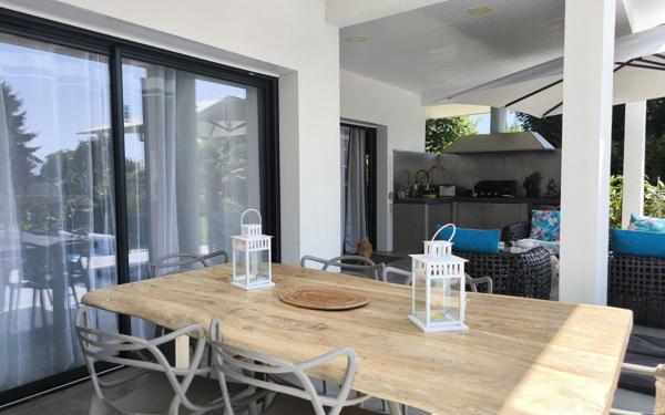 Maison à vendre    6 pièces • 214 m2 Rontignon