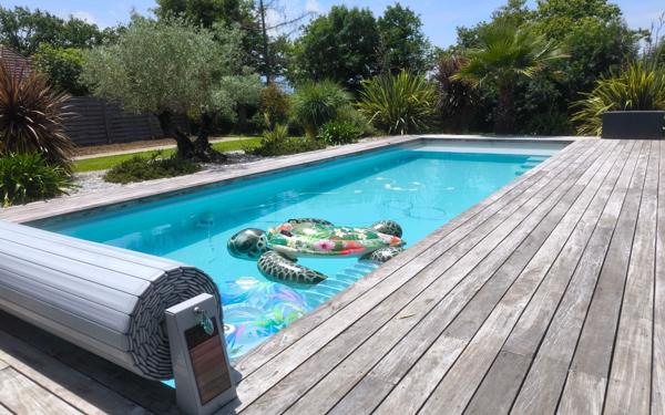 Maison à vendre    6 pièces • 214 m2 Rontignon