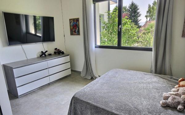 Maison à vendre    6 pièces • 214 m2 Rontignon