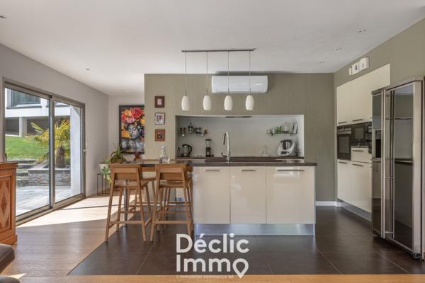 Vente maison Fargues saint hilaire, 210m² 6 pièces 749 000€ avec piscine