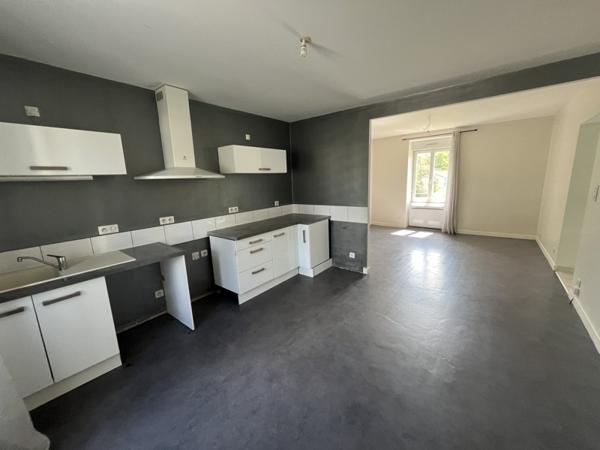 Immeuble à vendre 169 900 € Saint-Priest-sous-Aixe 145 m² DPE E