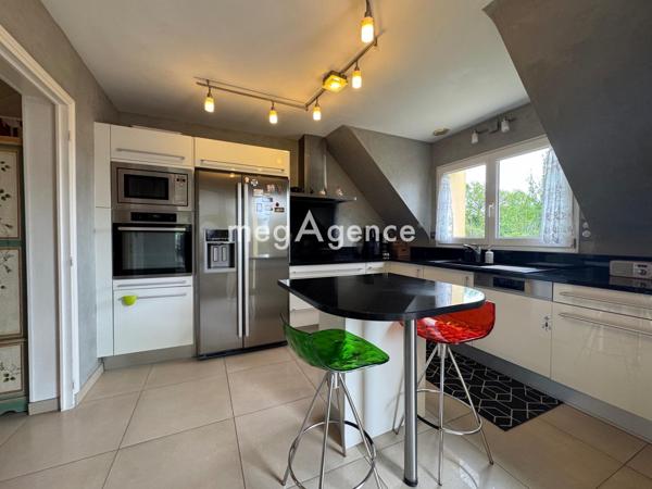 Maison à Quéven, 56530 - 6 pièces 146m²