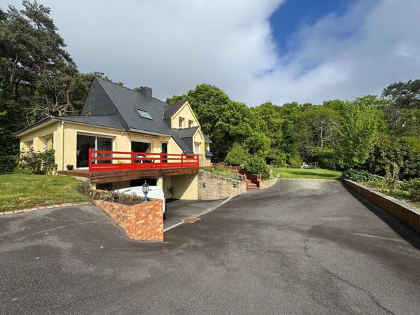 Maison à Quéven, 56530 - 6 pièces 146m²