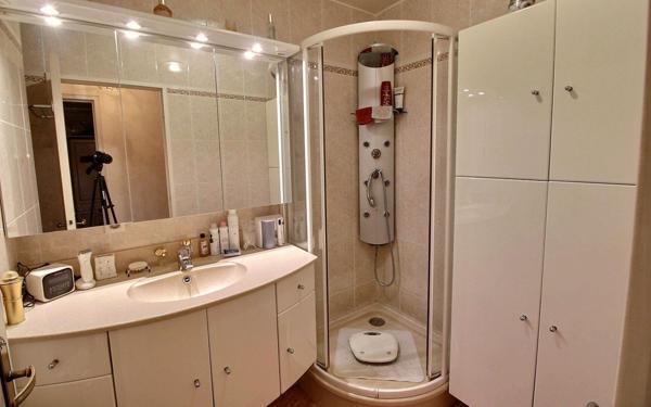 Appartement à vendre    3 pièces • 70 m2 Clichy