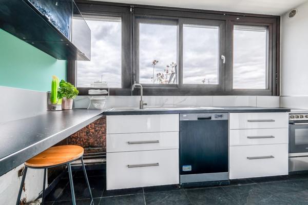 EXCLUSIVITÉ, Christophe Michaudelle Capifrance vous propose à MEAUX, appartement 4 pièces avec ses 2 terrasses (65 m²) - 3 chambres - dernier étage - 1 place de stationnement.