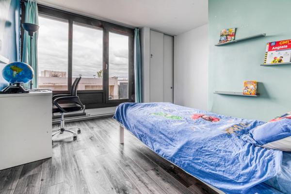 EXCLUSIVITÉ, Christophe Michaudelle Capifrance vous propose à MEAUX, appartement 4 pièces avec ses 2 terrasses (65 m²) - 3 chambres - dernier étage - 1 place de stationnement.