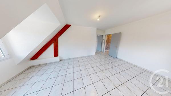 Appartement F4 à vendre  5 pièces - 89 m2 VERCEL VILLEDIEU LE CAMP - 25
