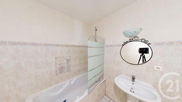 Appartement F4 à vendre  5 pièces - 89 m2 VERCEL VILLEDIEU LE CAMP - 25