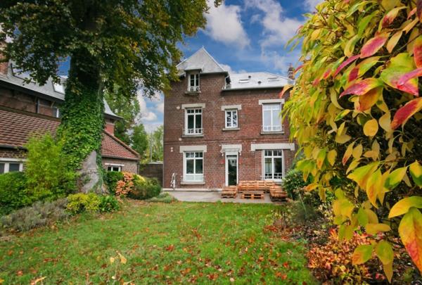 Maison bourgeoise de 230 m² - 6 pièces - SAINT QUENTIN (02)