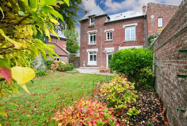 Maison bourgeoise de 230 m² - 6 pièces - SAINT QUENTIN (02)