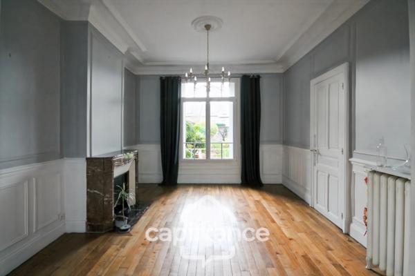 Maison bourgeoise de 230 m² - 6 pièces - SAINT QUENTIN (02)