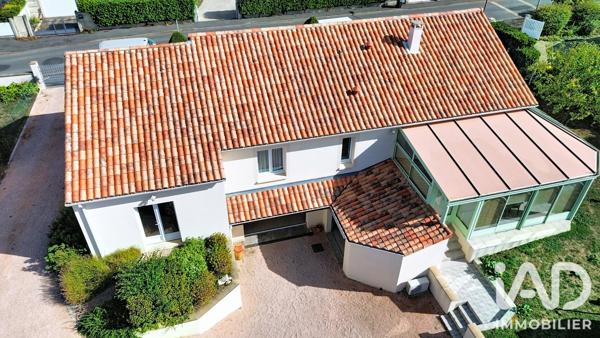 Maison à vendre 6 pièces 170 m² Neuville-de-Poitou