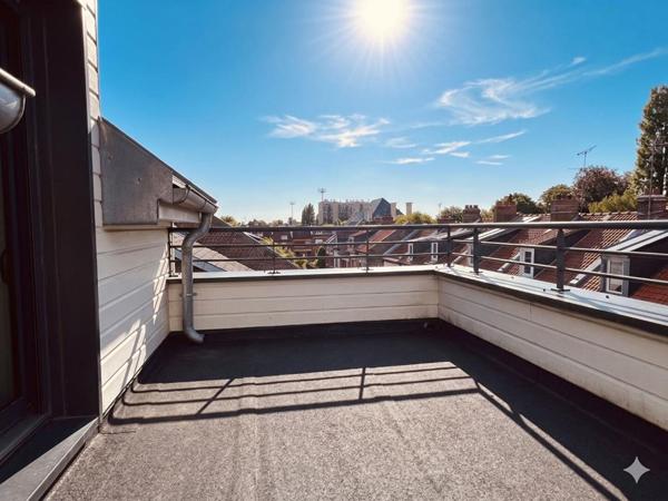 Maison moderne ,125m2, 3 chambres ,2 terrasses, cour, garage  Quartier HENRIVILLE AMIENS