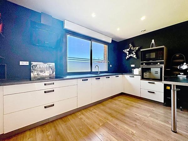 Maison moderne ,125m2, 3 chambres ,2 terrasses, cour, garage  Quartier HENRIVILLE AMIENS