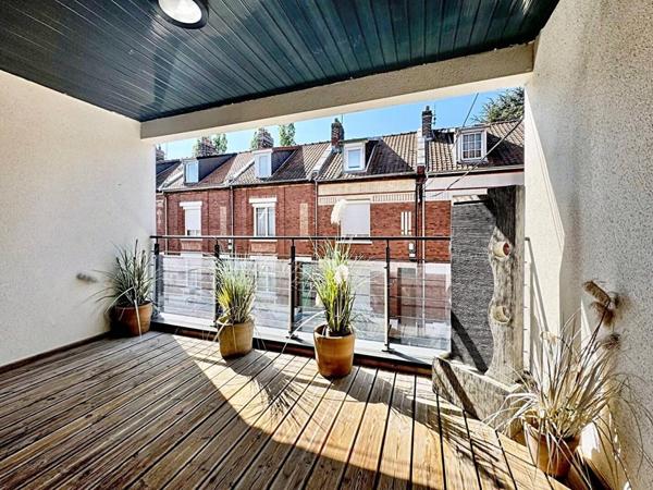 Maison moderne ,125m2, 3 chambres ,2 terrasses, cour, garage  Quartier HENRIVILLE AMIENS